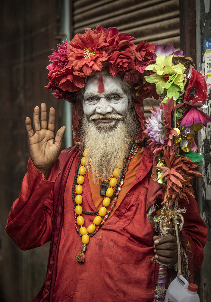2019 10. 02 Varanasi Uttar Pradesh Indien Helig man Sadhu ---- FOTO : JOACHIM NYWALL KOD 0708840825_1 COPYRIGHT JOACHIM NYWALL ***BETALBILD*** Redovisas till NYWALL MEDIA AB Strandgatan 30 461 31 Trollhättan Prislista enl BLF , om inget annat avtalas.