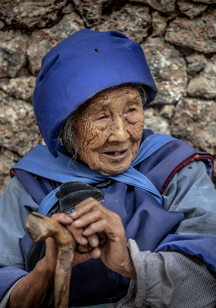 2011 08 21 Bhai Sha Yunnan Kina China Naxi kvinnor ett minoritetsfolk ifrån Yunnnan Naxi women ---- FOTO : JOACHIM NYWALL KOD 0708840825_1 COPYRIGHT JOACHIM NYWALL ***BETALBILD*** Redovisas till NYWALL MEDIA AB Strandgatan 30 461 31 Trollhättan Prislista enl BLF , om inget annat avtalas.