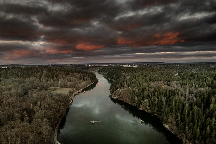 20211220 Trollhättan Magisk himmel över Göta Älv mellan slussarna och Åkerström Drönare Vinter ---- FOTO : JOACHIM NYWALL KOD 0708840825_1 COPYRIGHT JOACHIM NYWALL ***BETALBILD*** Redovisas till NYWALL MEDIA AB Strandgatan 30 461 31 Trollhättan Prislista enl BLF , om inget annat avtalas.