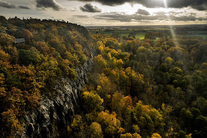 2020 10 22 Vänersborg Vargön Hunneberg i Vackra höst färger FOTO JOACHIM NYWALL KOD0708840825 COPYRIGHT JOACHIMNYWALL:SE ****BETALBILD**** Redovisas till: Joachim Nywall Strandgatan 30 461 31 Trollhättan Prislista: BLF, om ej annat avtalats