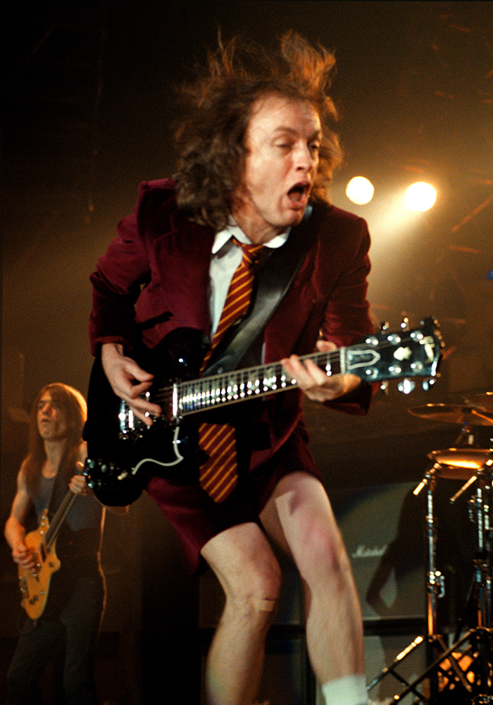 Göteborg 19960426 Scandinavium AC/DC Angus Young Guitar FOTO JOACHIM NYWALL KOD0708840825 COPYRIGHT JOACHIMNYWALL:SE ****BETALBILD**** Redovisas till: Joachim Nywall Strandgatan 30 461 31 Trollhättan Prislista: BLF, om ej annat avtalats