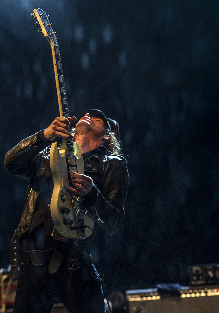 Göteborg 170727 Liseberg stora scenen The Hellacopters Nicke Andersson Vocals Guitar ---- FOTO : JOACHIM NYWALL KOD 0708840825_1 COPYRIGHT JOACHIM NYWALL ***BETALBILD*** Redovisas till NYWALL MEDIA AB Strandgatan 30 461 31 Trollhättan Prislista enl BLF , om inget annat avtalas.