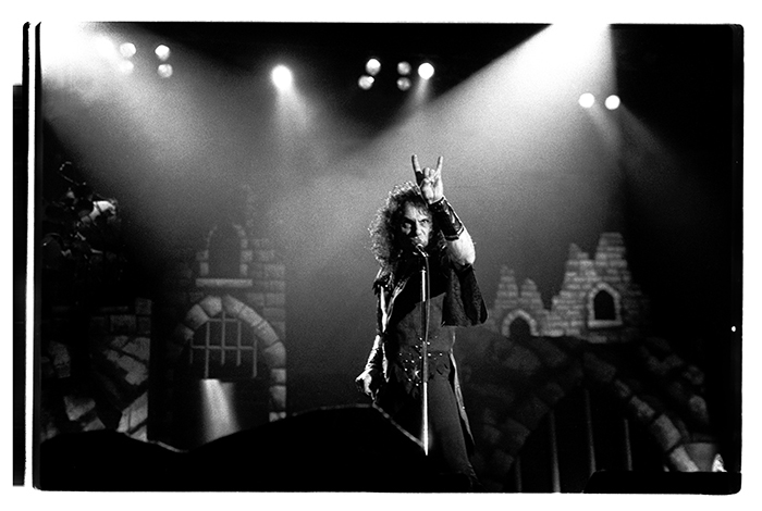 Göteborg 19860418 Scandinavium Dio Ronnie James Dio Vocals FOTO JOACHIM NYWALL KOD0708840825 COPYRIGHT JOACHIMNYWALL:SE ****BETALBILD**** Redovisas till: Joachim Nywall Strandgatan 30 461 31 Trollhättan Prislista: BLF, om ej annat avtalats