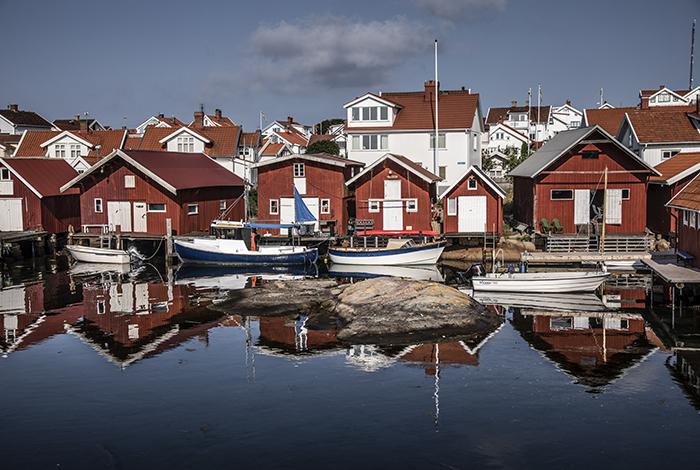 Kungshamn Sotenäs 20210723 Fisketången eller Tången Sommar Hav Sjöbodar Båtar ---- FOTO : JOACHIM NYWALL KOD 0708840825_1 COPYRIGHT JOACHIM NYWALL ***BETALBILD*** Redovisas till NYWALL MEDIA AB Strandgatan 30 461 31 Trollhättan Prislista enl BLF , om inget annat avtalas.
