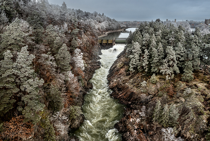 2024 12 12 Trollhättan Frost Rimfrost vinter Längs Göta Älv och fallområdet Trollhättefallen Fallfåran ---- FOTO : JOACHIM NYWALL KOD 0708840825_1 COPYRIGHT JOACHIM NYWALL ***BETALBILD*** Redovisas till NYWALL MEDIA AB Villa Strömsvik 461 59 Trollhättan Prislista enl BLF , om inget annat avtalas.